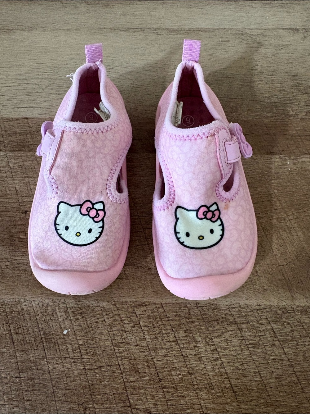 Hello Kitty Light Pink Kids Water Shoes with Bow Graphic